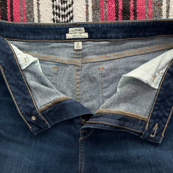 LL Bean Women's Classic Kick Boot Jeans, Washed Indigo, Size 18MT - Picture 2 of 7